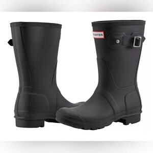 New in box HUNTER Women's sz10 Original Short Black Matte Rain Boot…